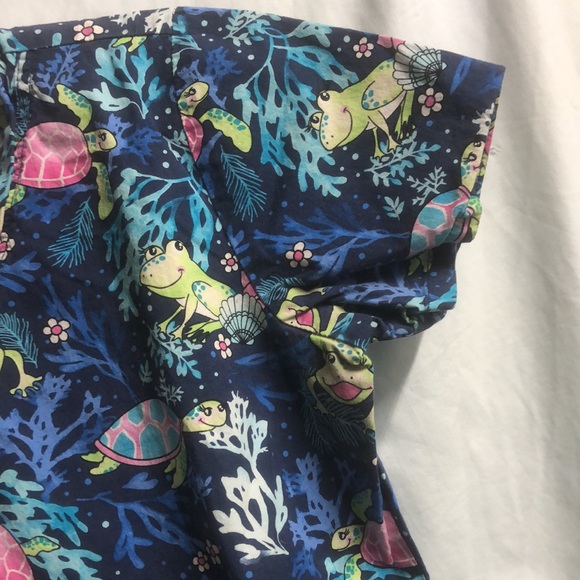Blue Cherokee scrub top extra small pockets euc - Picture 4 of 10